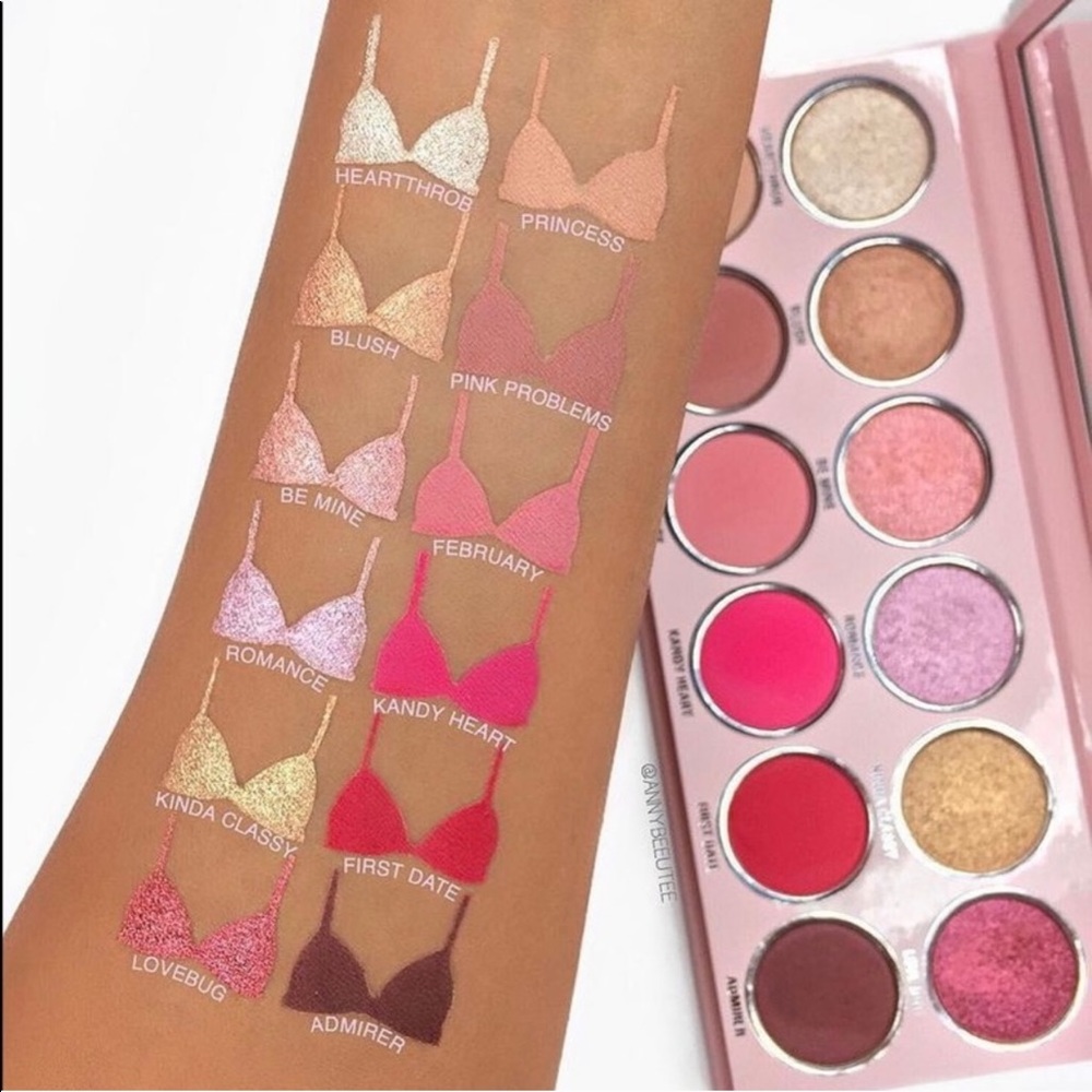 SOLD✅✅Kylie Cosmetics Valentine’s Palette